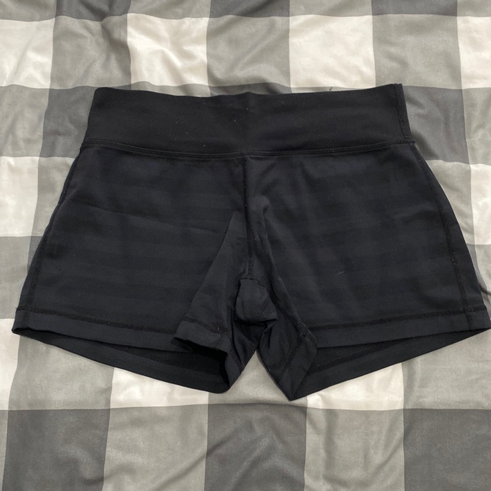 Lululemon size 6 shorts, “knockout shorts”